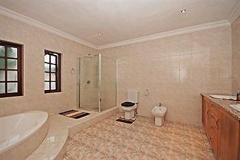 354 On York Avenue Randburg Ngoại thất bức ảnh